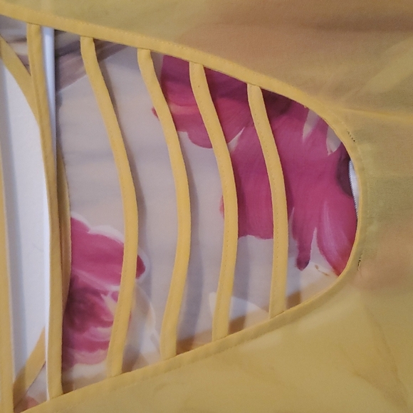 Forever 21 see through yellow and floral shirt - Picture 5 of 6